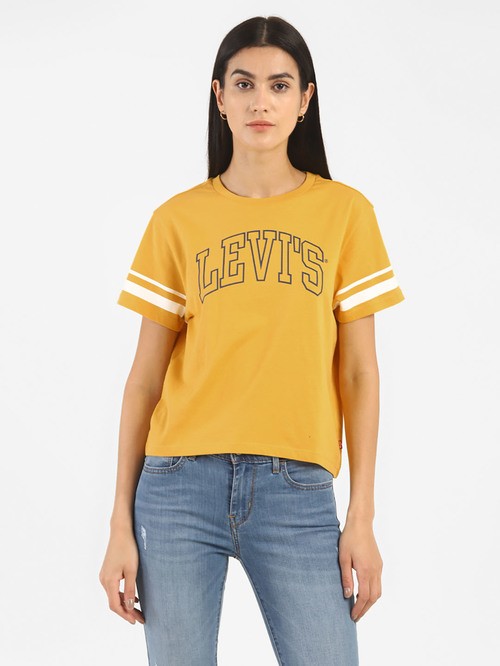 Yellow T-shirt with Levis graphic print01
