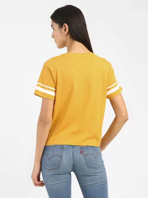 Yellow T-shirt with Levis graphic print02