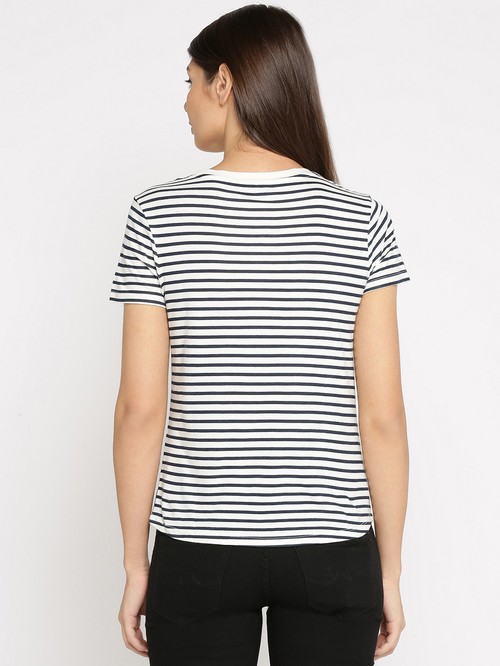 Round-necked striped T-shirt printed by Pepe Jeans02