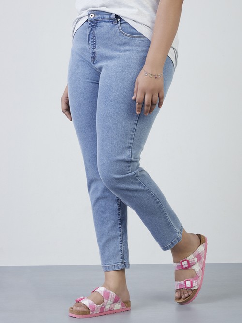 Gia's light blue jeans1