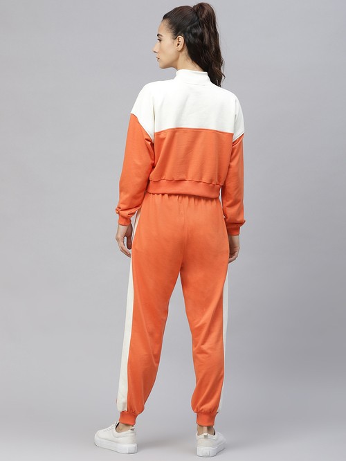 Labha's orange sportswear2