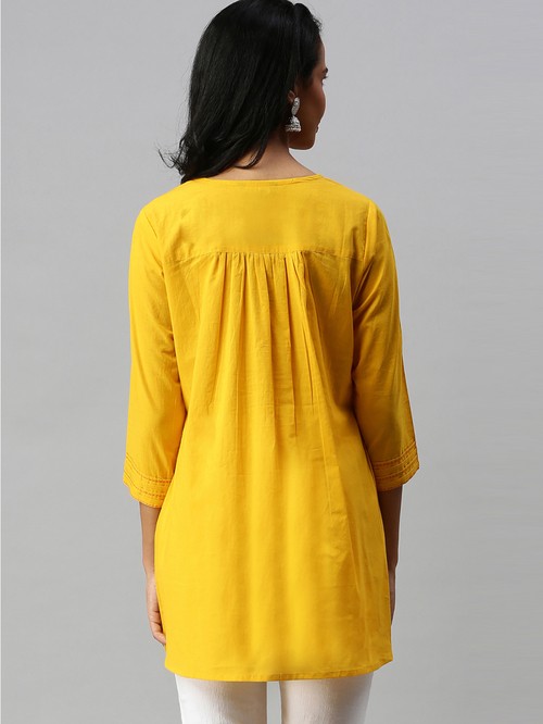 Yellow tunic with round collar soch02